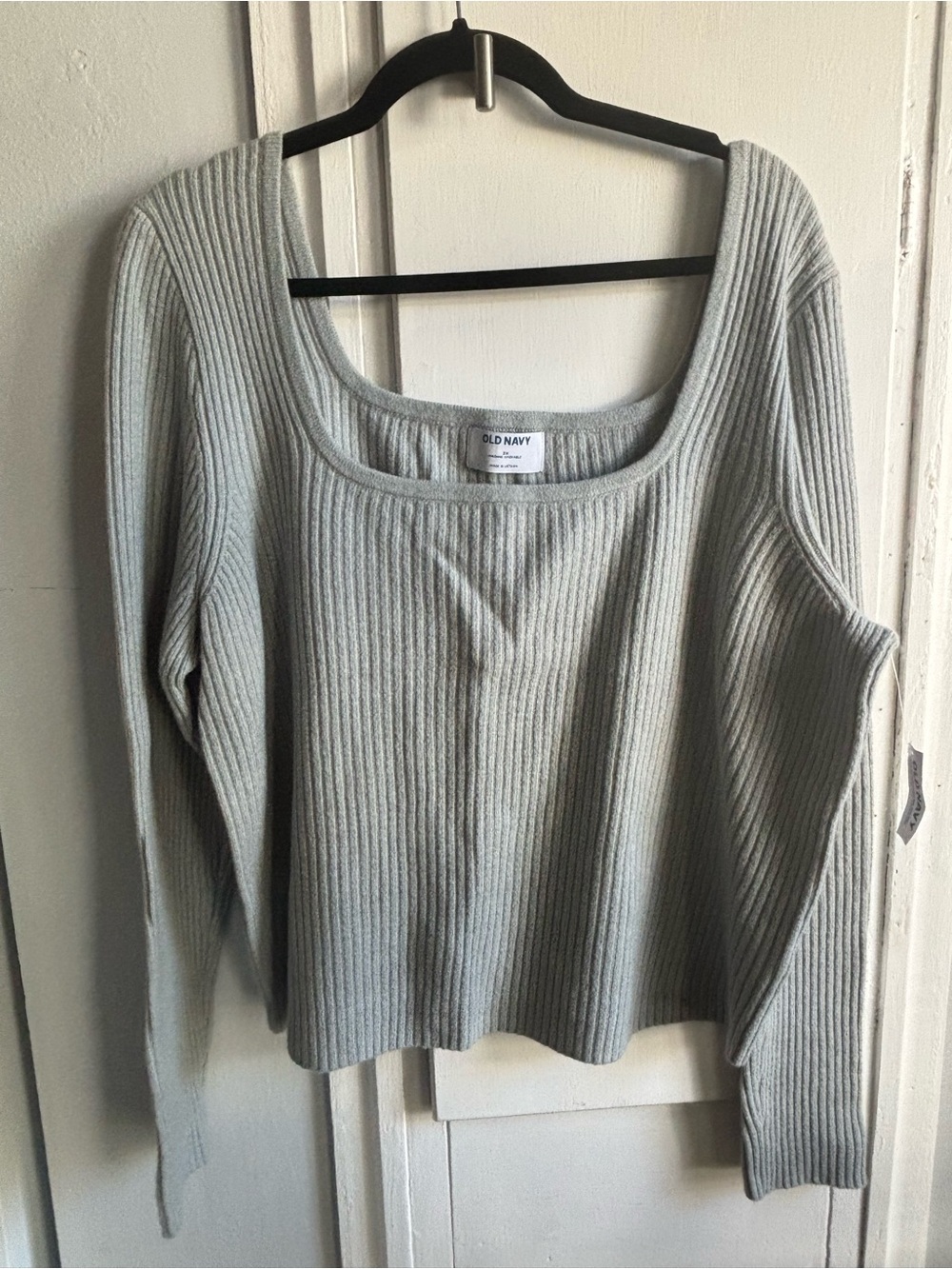 Old Navy Ribbed Scoop Neck Sweater in Light Gray